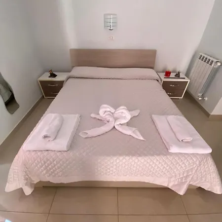 Dimora Melania Apartman Nápoly