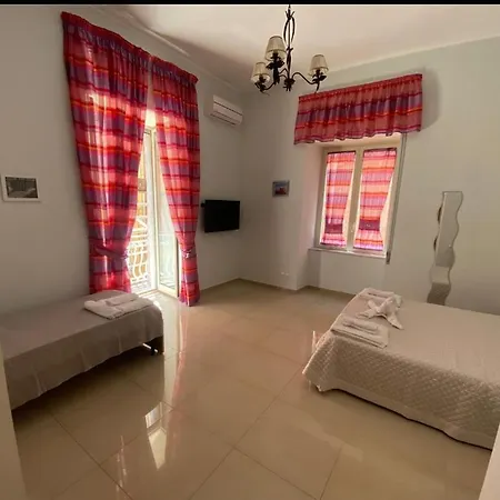 Dimora Melania Neapel